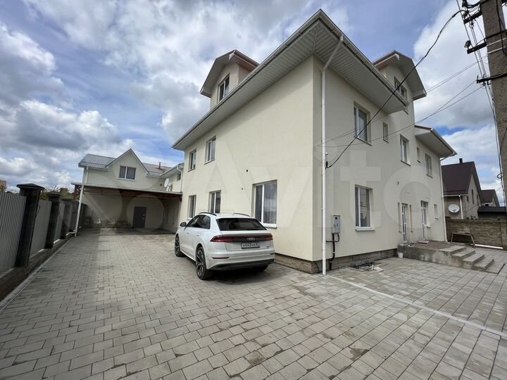 Гостиница, 900 м²