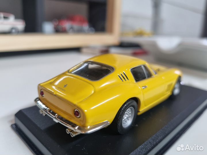 Модель 1 :43 Ferrari