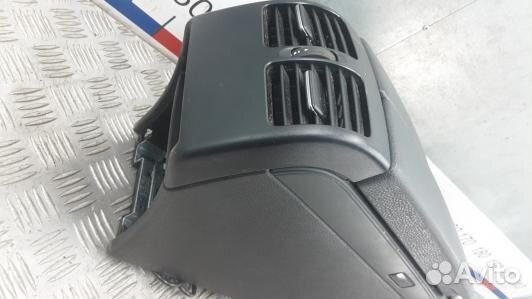 Подлокотник центральный mercedes benz C-class W204