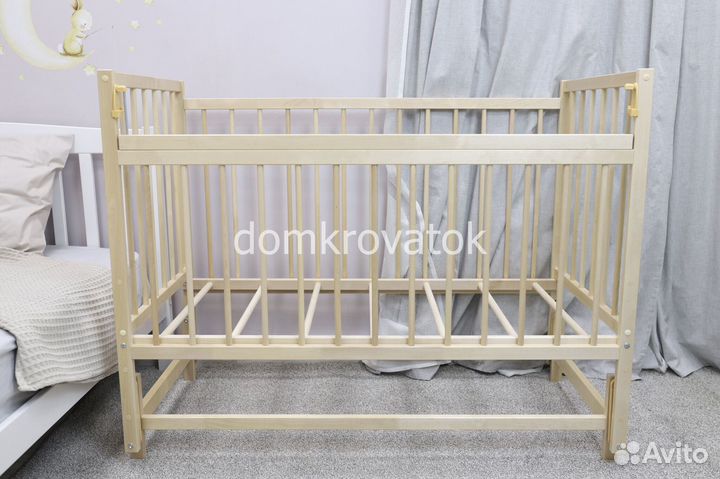 Кроватка с маятником