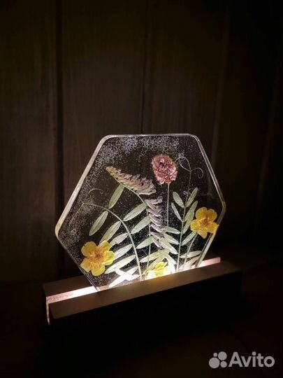 Ночник из эпоксидной смолы и цветов Ручная работа