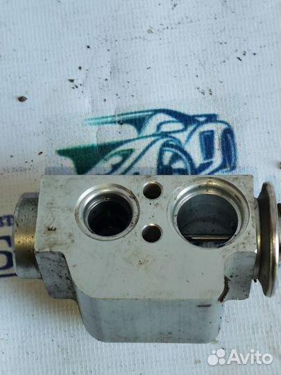 Клапан кондиционера Volkswagen Touareg I рестайлинг (2006—2010)