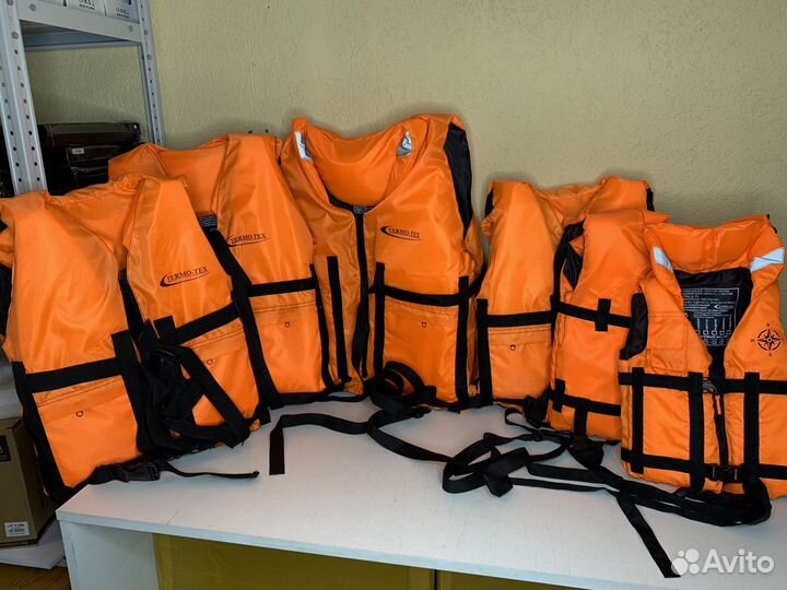 Спасательный жилет