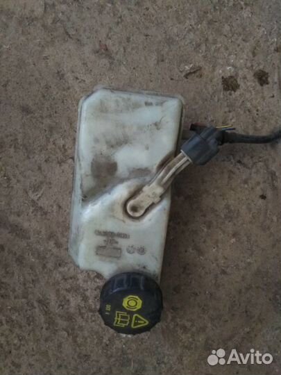 Бачок тормозной жидкости Форд Фокус 2