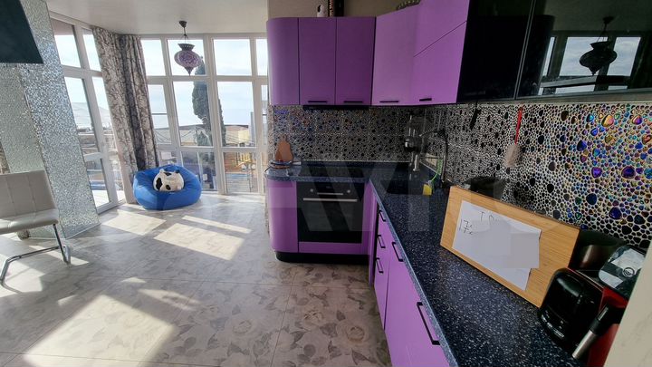 3-к. квартира, 65 м², 3/5 эт.