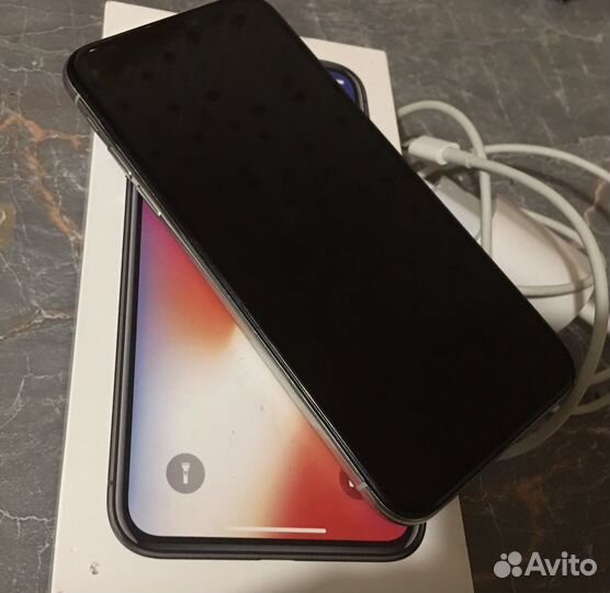 iPhone X, 64 ГБ