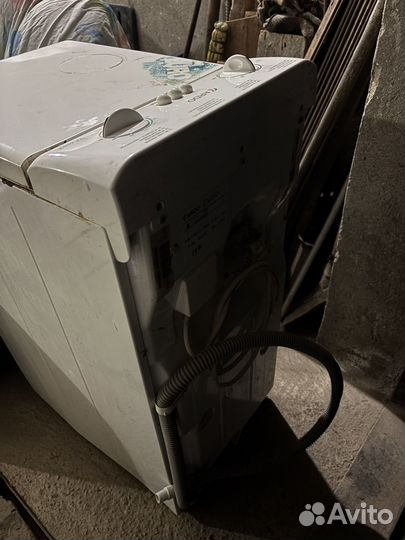 Стиральная машина с вертикальной загрузкой