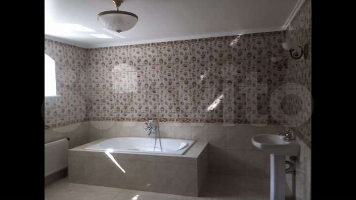 Дом 300 м² на участке 14 сот.