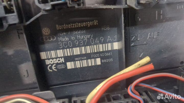 Блок управления бортовой сети Volkswagen Tiguan