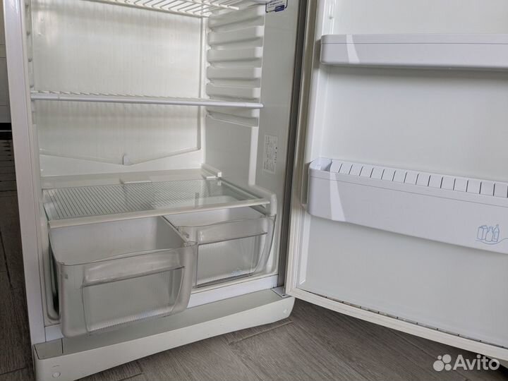 Холодильник бу indesit 167.028 хорошее состояние