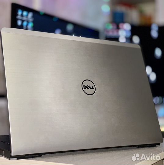 Ноутбук Dell Inspiron 5749