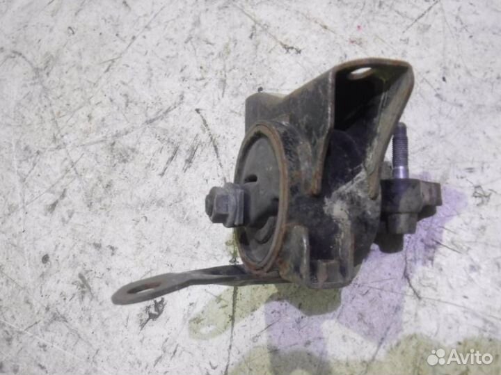 Опора двигателя Тойота