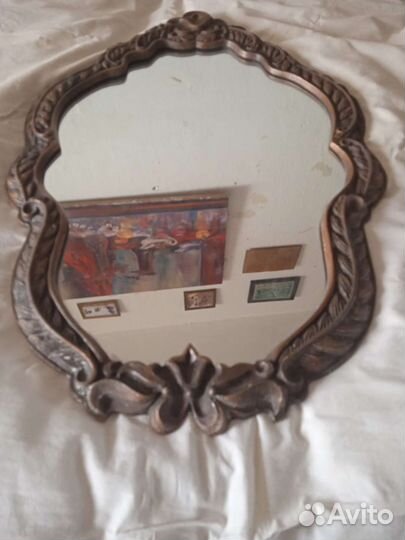 Зеркало старинное в медной раме