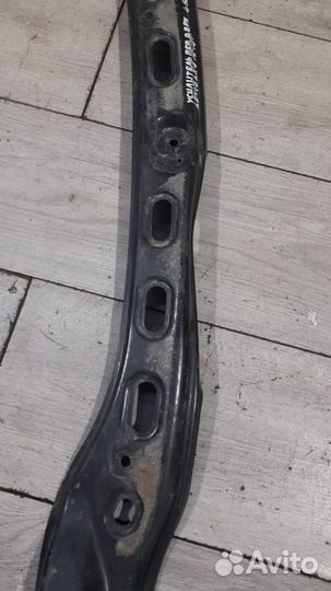 Усилитель переднего бампера левый Lexus Lx 3 С