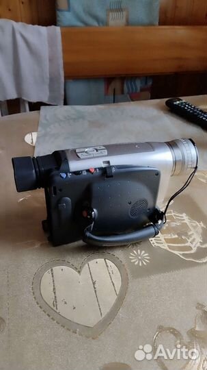 Видеокамера кассетная