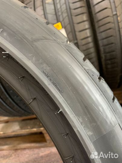 Pirelli P Zero Sports CAR 295/35 R21 и 315/30 R22 107Y