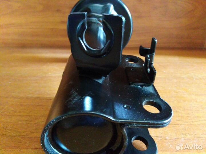 Амортизатор подвески задний левый Mazda 323 1989