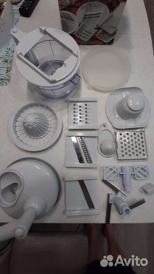 Механический кухонный комбайн