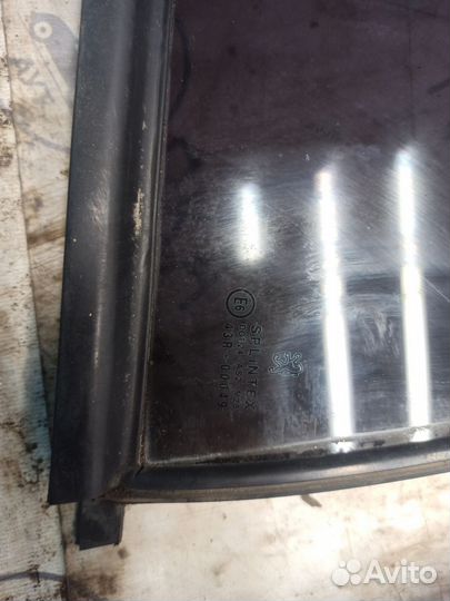 Стекло двери задней форточка Рeugеоt 406