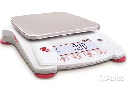 Лабораторные электронные весы с гирей