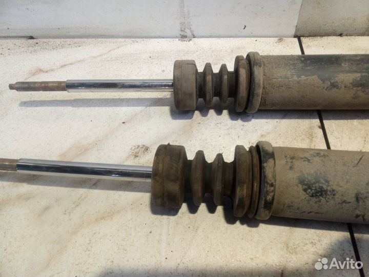 Амортизатор задний Renault Logan LS0G 2009 renault