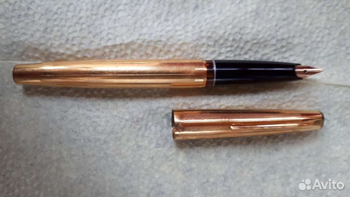 Перьевые ручки, с золотым пером