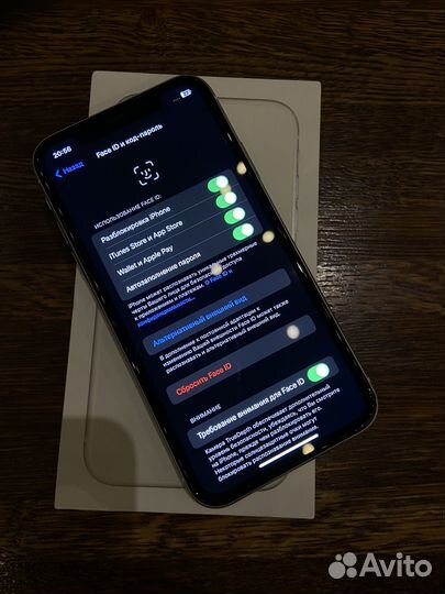 Телефон iPhone 11