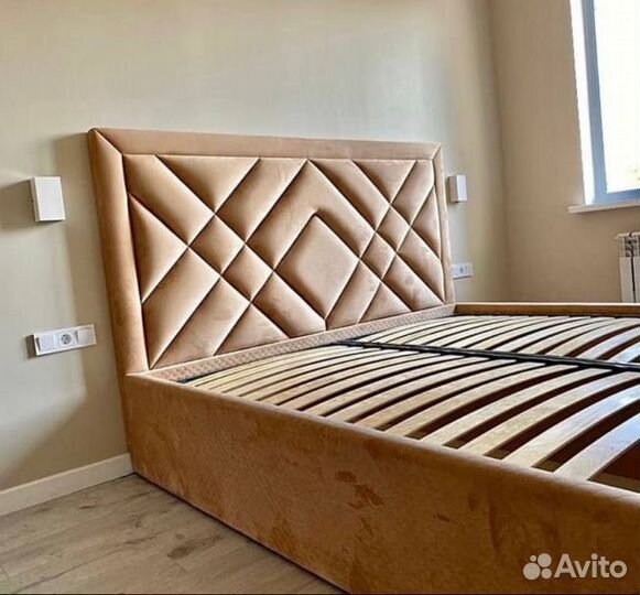 Кровать двухспальная новая с ящиками