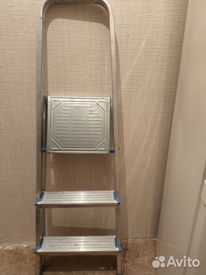 Стремянка алюминиевая 3 ступени