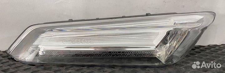 Поворотник левый Volvo FH5 84389663