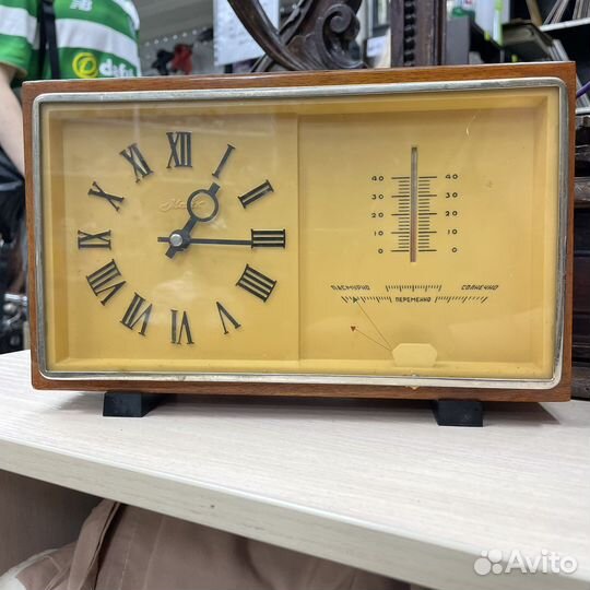 Настольные часы с барометром маяк СССР (Сзр)