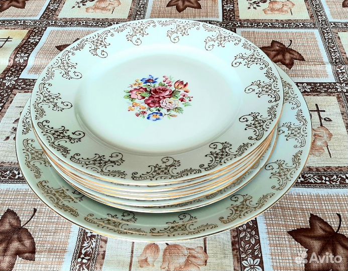 Набор столовой посуды новый