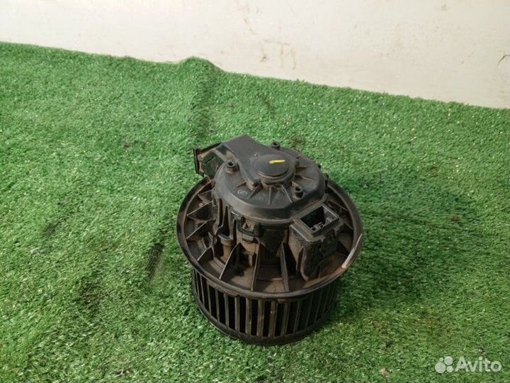 Вентилятор отопителя Ford Fiesta седан iqje 2015
