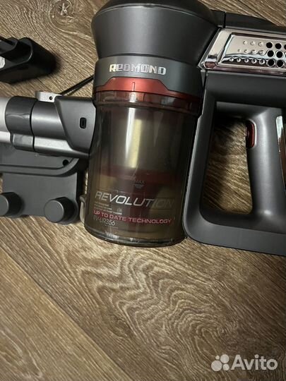 Вертикальный пылесос