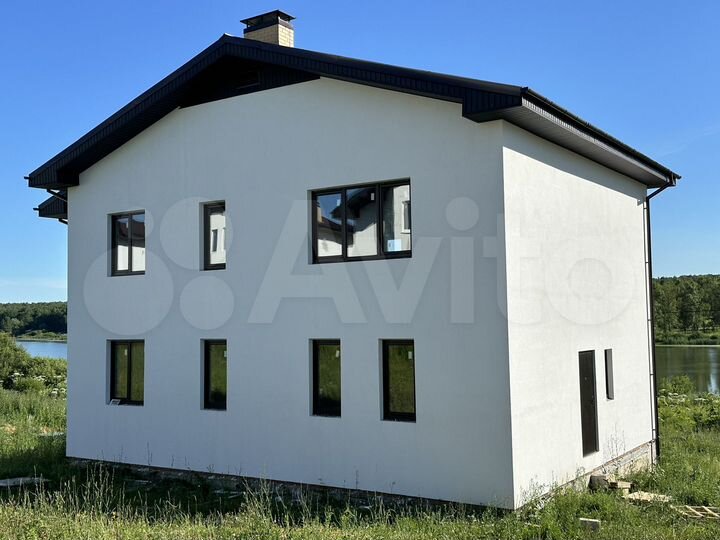 Коттедж 180 м² на участке 10 сот.