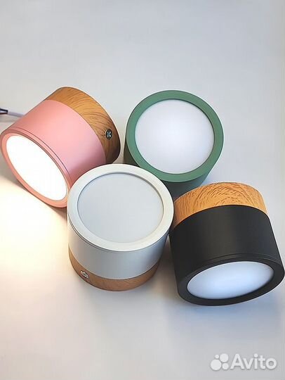 Потолочный светильник точечный накладной цветной