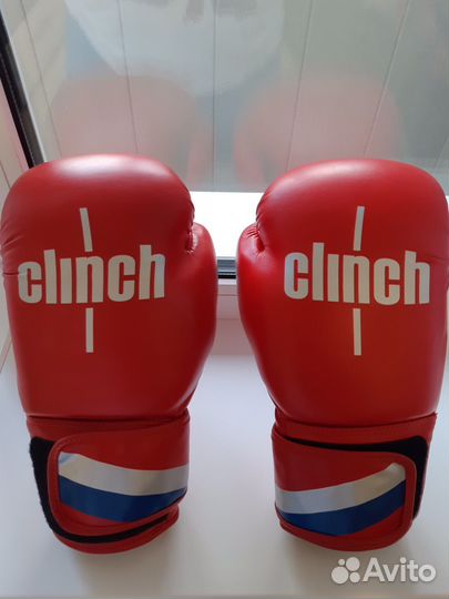 Боксерские перчатки 10 oz clinch