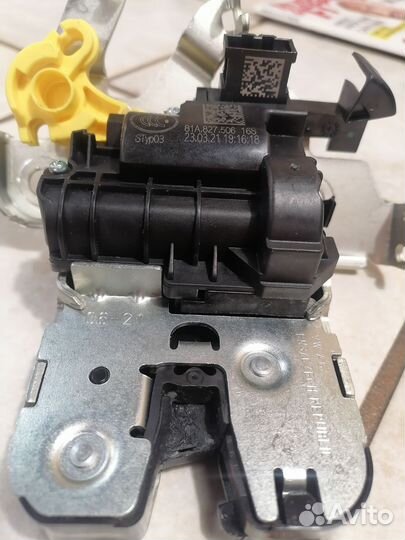 Замок крышки багажника