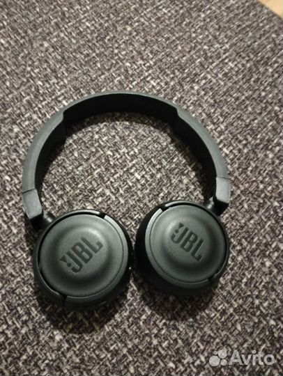 Беспроводные наушники jbl