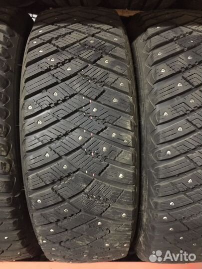 Goodyear UltraGrip Ice Arctic SUV 215/65 R17 99T