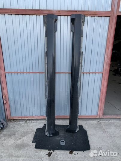 Пластиковый порог правый Nissan Fuga Y50