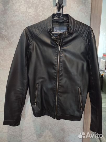 Кожаная куртка мужская M