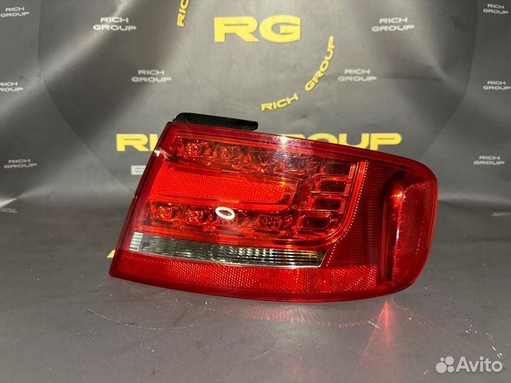 Стоп-сигнал правый Audi A4 8K2 caeb 2010