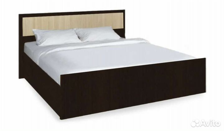 Кровать двуспальная с матрацем