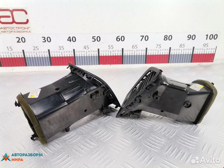 Дефлектор обдува салона Volvo XC60 2010 39857380