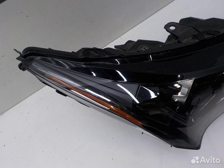 Фара правая Lexus NX200/NX200t/NX300/NX300h