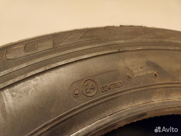 Bridgestone Blizzak Revo GZ 215/60 R17 96S