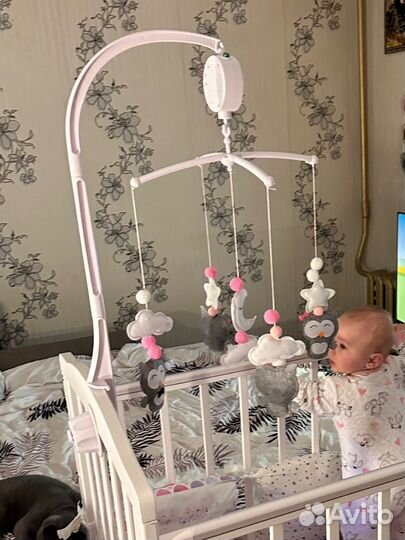 Мобиль в кроватку музыкальный