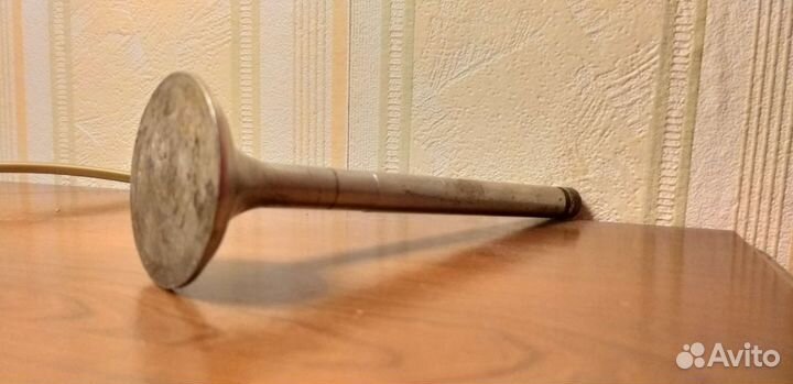 Выпускной клапан