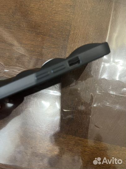 Чехол на iPhone 13